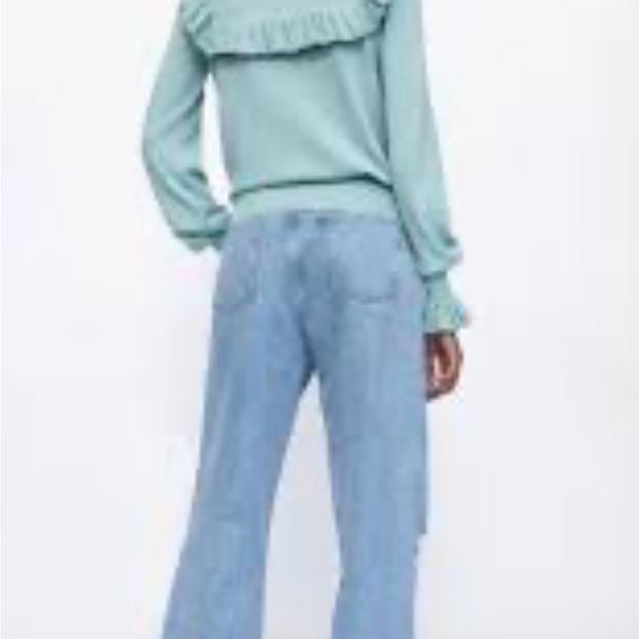 Zara women’s Ruffle knit sweater with Bow - Picture 2 of 14